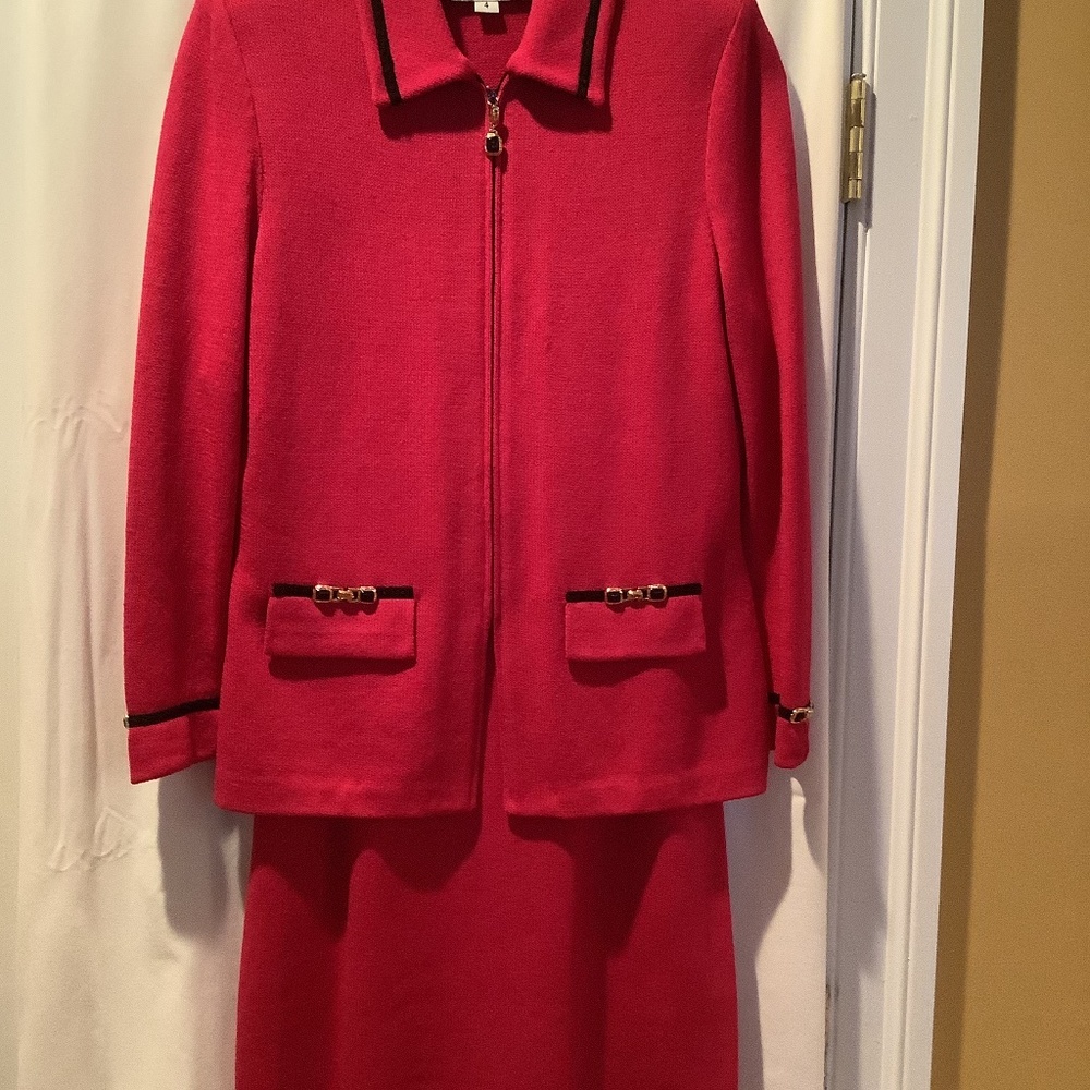 St.John Collection Women’s Knit Suit Fushsia